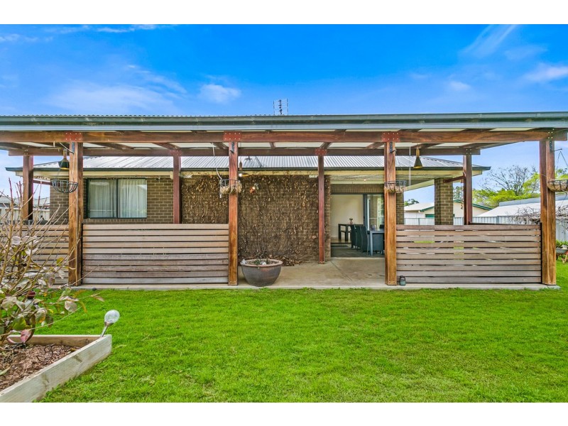 11 Mawson Close, Tamworth NSW 2340