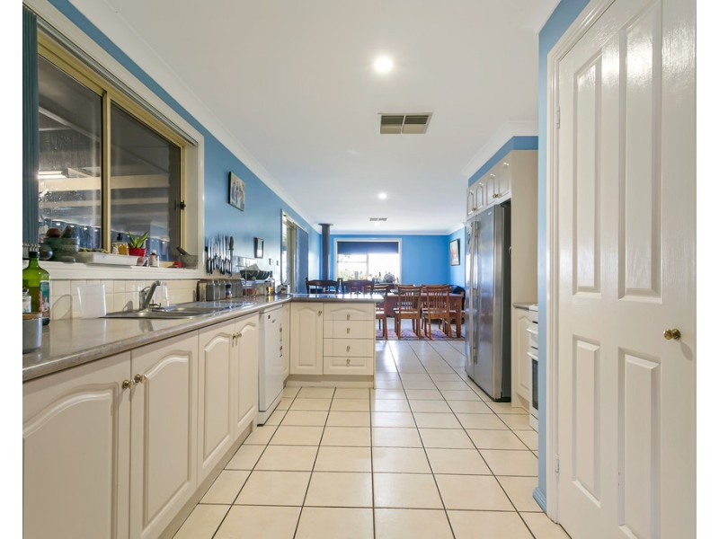 87 Glengarvin Drive, Tamworth NSW 2340