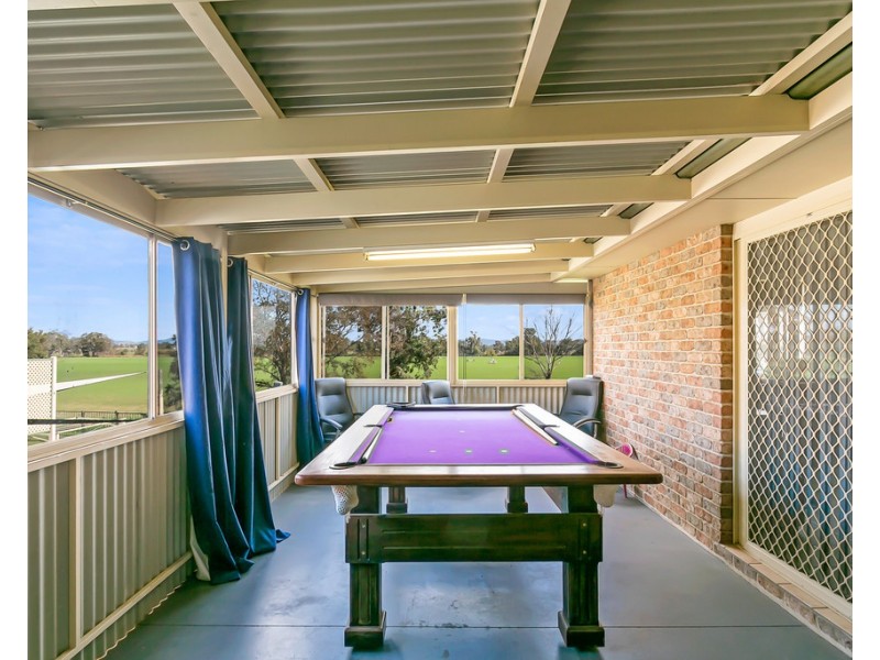 87 Glengarvin Drive, Tamworth NSW 2340