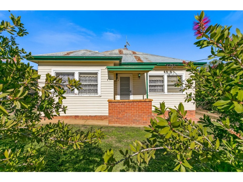 125 Piper Street, Tamworth NSW 2340
