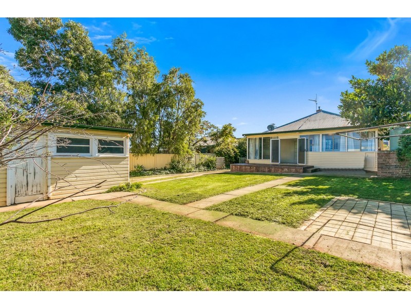 125 Piper Street, Tamworth NSW 2340