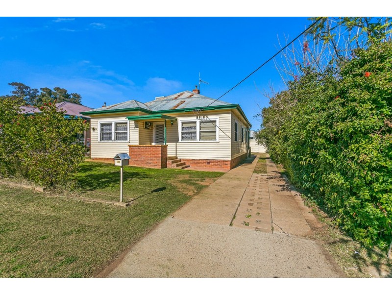 125 Piper Street, Tamworth NSW 2340