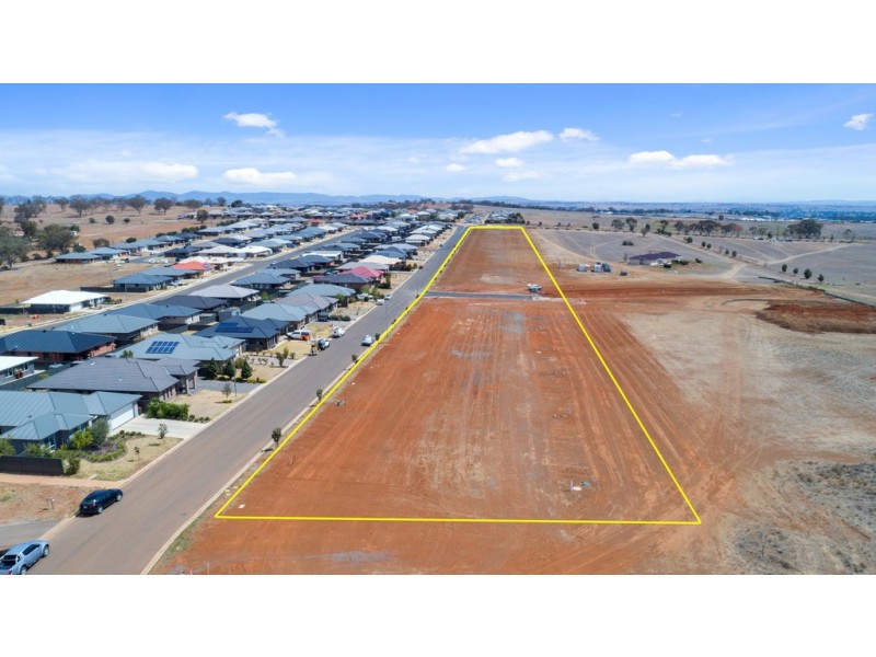 32 Grand Meadows Drive, Tamworth NSW 2340