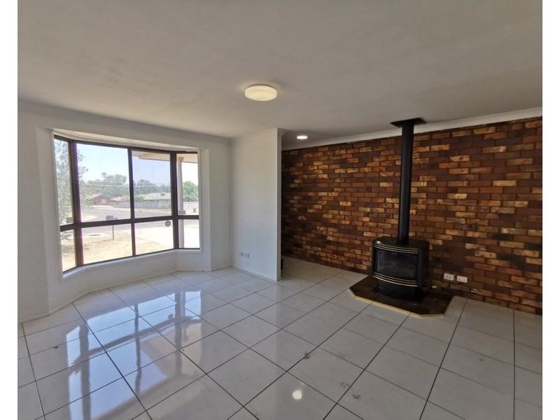 2 Charles Coxen Close, Oxley Vale NSW 2340