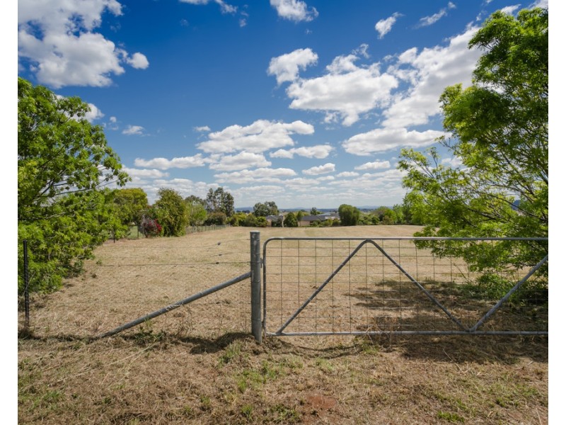 5 Barakula Drive, Tamworth NSW 2340