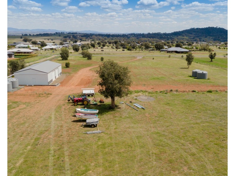 4 Thornbill Road, Tamworth NSW 2340