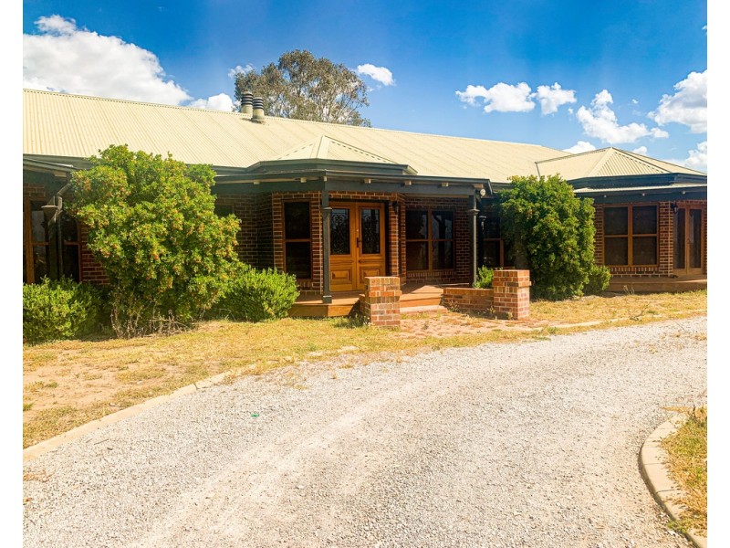 15 Kurrajong Place, Tamworth NSW 2340