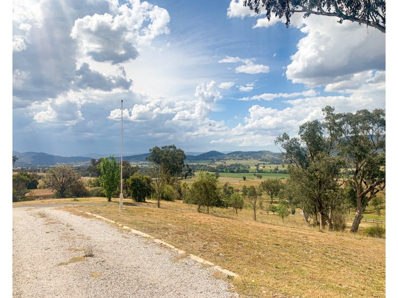 15 Kurrajong Place, Tamworth NSW 2340