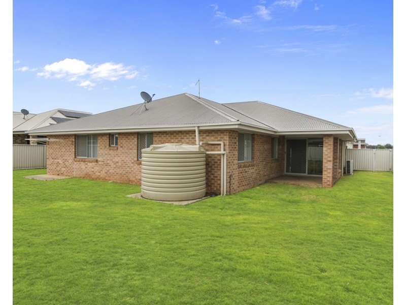 9 Carnegie Place, Tamworth NSW 2340