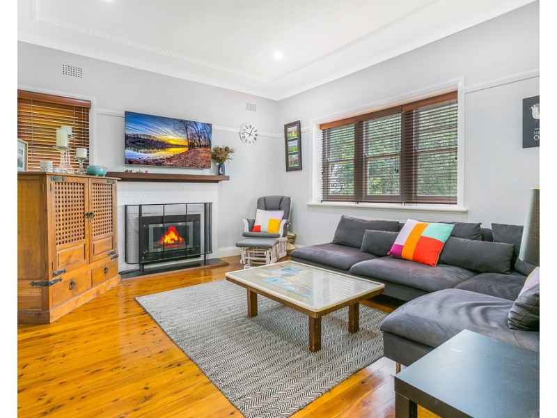 2 Douglas Avenue, Tamworth NSW 2340