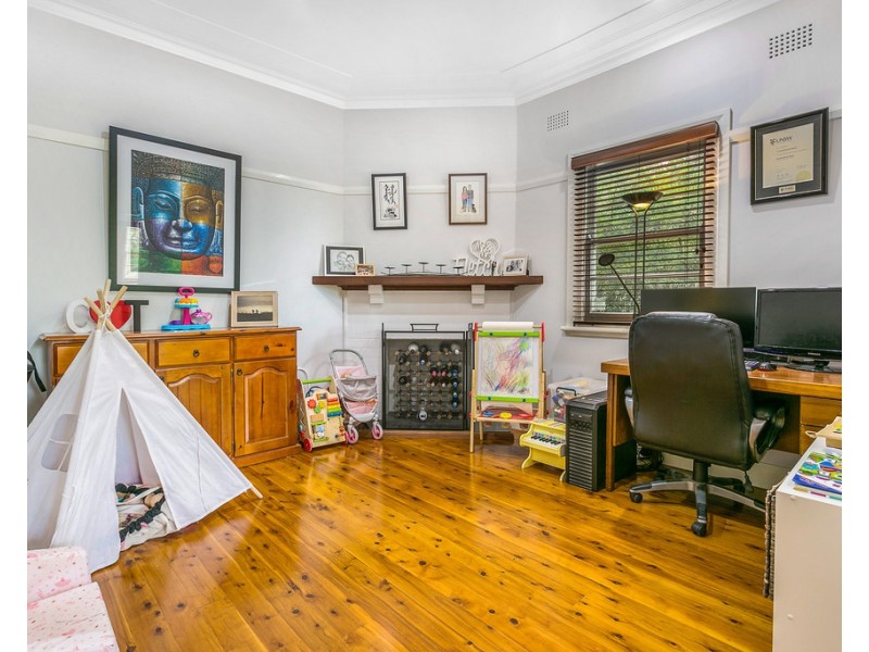 2 Douglas Avenue, Tamworth NSW 2340