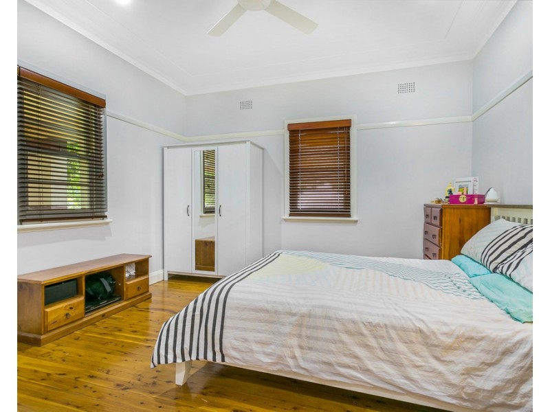 2 Douglas Avenue, Tamworth NSW 2340