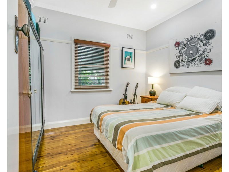 2 Douglas Avenue, Tamworth NSW 2340