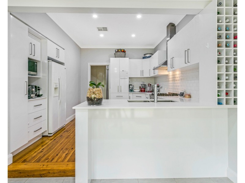 2 Douglas Avenue, Tamworth NSW 2340