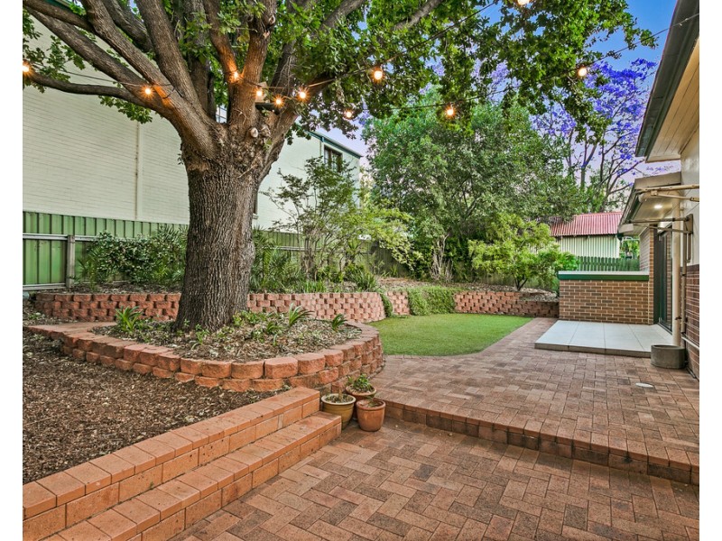 2 Douglas Avenue, Tamworth NSW 2340