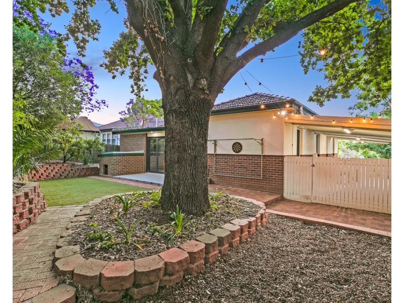 2 Douglas Avenue, Tamworth NSW 2340