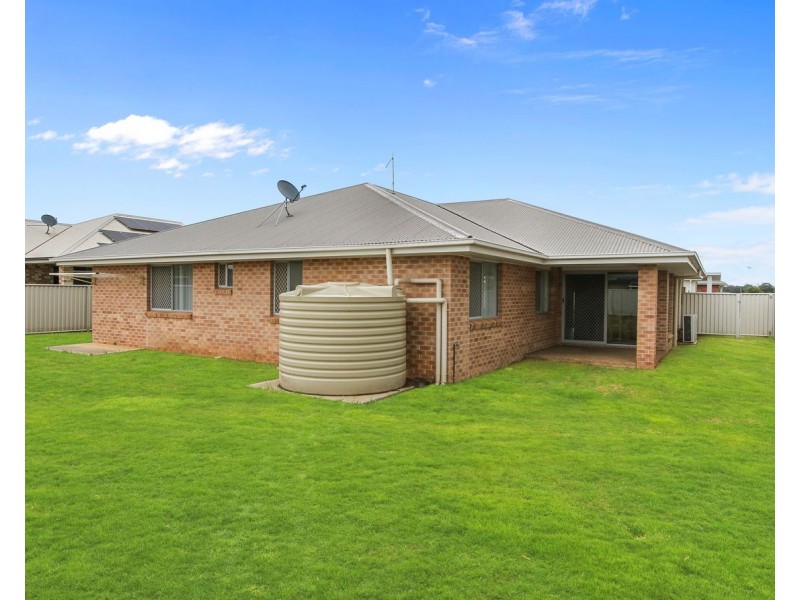 9 Carnegie Place, Tamworth NSW 2340
