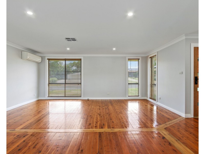 12 Osprey Way, Tamworth NSW 2340