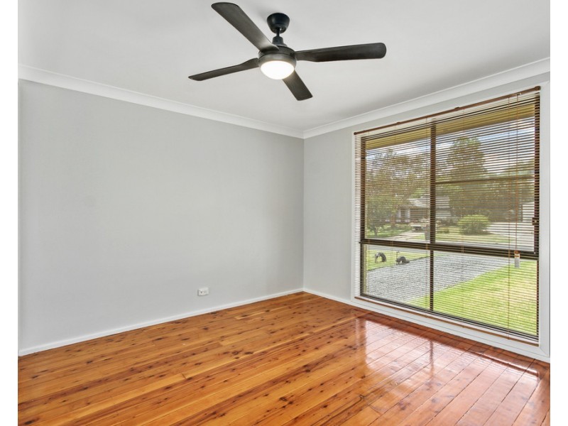 12 Osprey Way, Tamworth NSW 2340