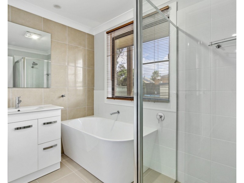 12 Osprey Way, Tamworth NSW 2340