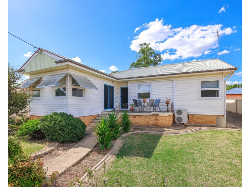 30 Piper Street, Tamworth NSW 2340