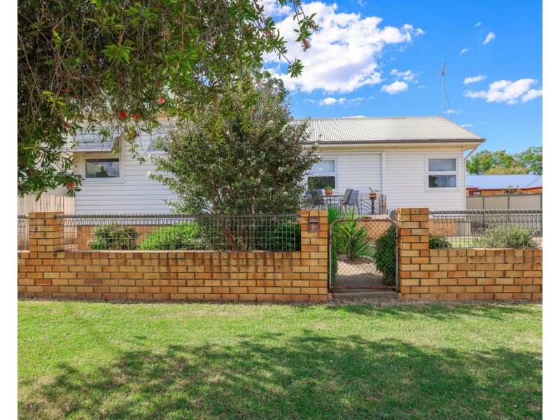 30 Piper Street, Tamworth NSW 2340