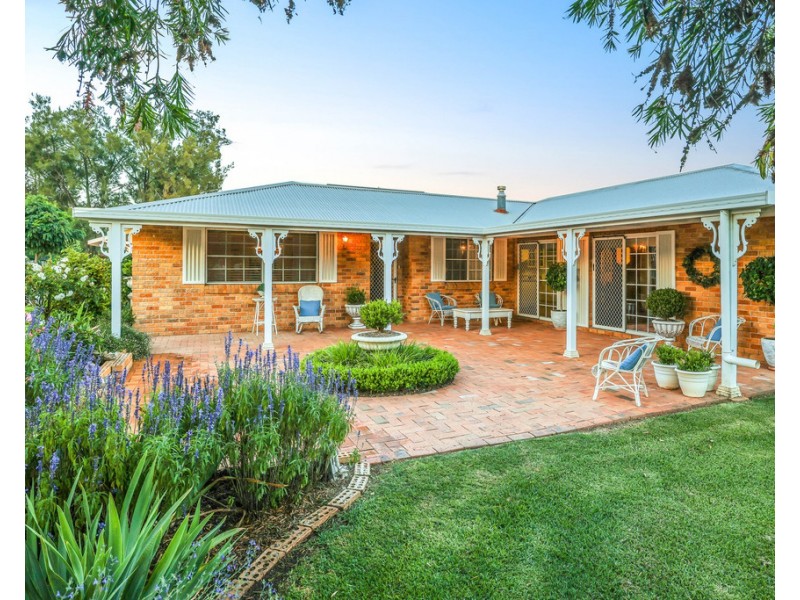 24 Pages Lane, Tamworth NSW 2340