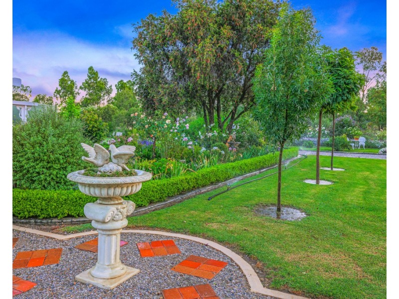 24 Pages Lane, Tamworth NSW 2340