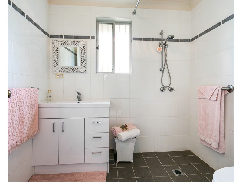 24 Pages Lane, Tamworth NSW 2340