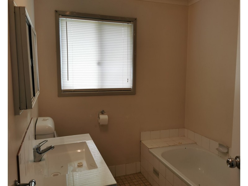 18 Veness Street, West Tamworth NSW 2340