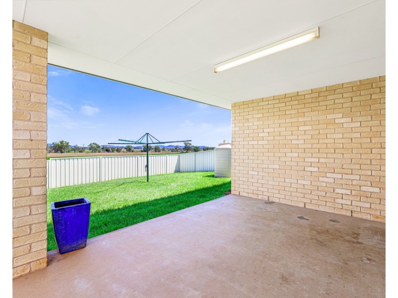 22 Tulipwood Crescent, Tamworth NSW 2340