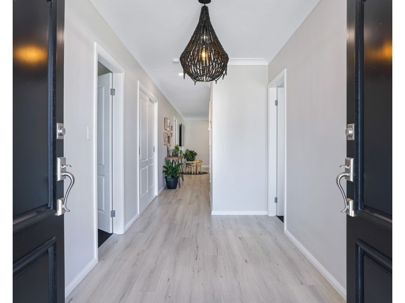 69 Warrah Drive, Tamworth NSW 2340