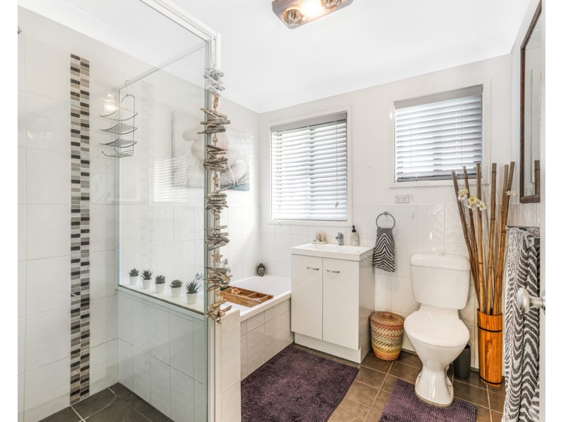 19 Brolga Way, Tamworth NSW 2340