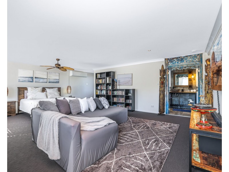 19 Brolga Way, Tamworth NSW 2340