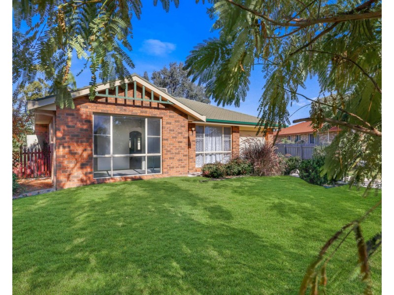 11 Caley Close, Tamworth NSW 2340