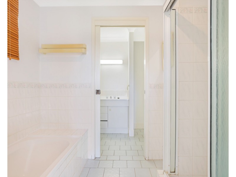 11 Caley Close, Tamworth NSW 2340