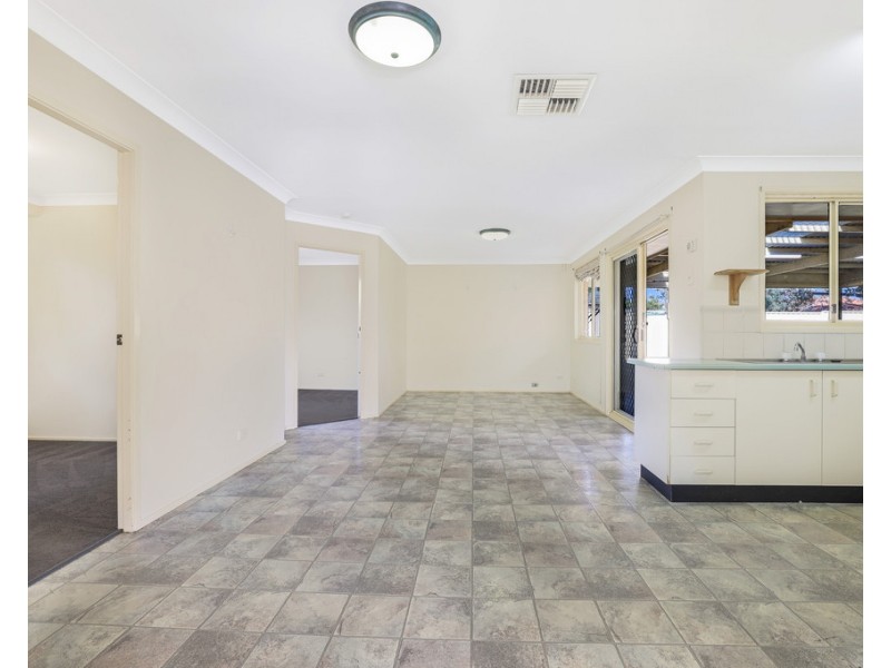 11 Caley Close, Tamworth NSW 2340