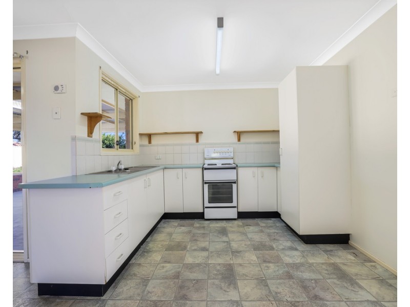 11 Caley Close, Tamworth NSW 2340