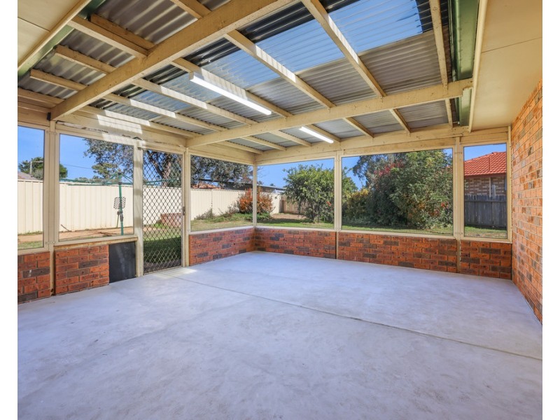11 Caley Close, Tamworth NSW 2340