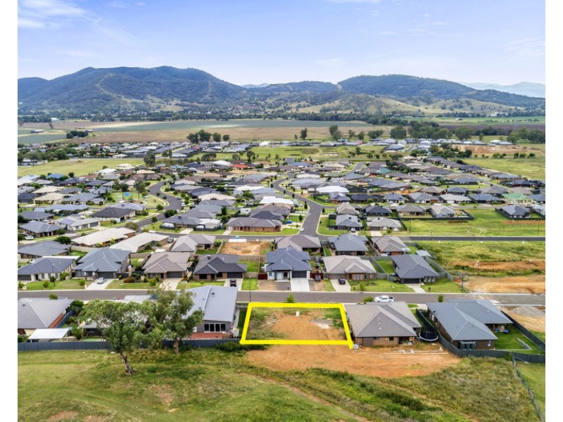 14 Currawong Drive, Tamworth NSW 2340