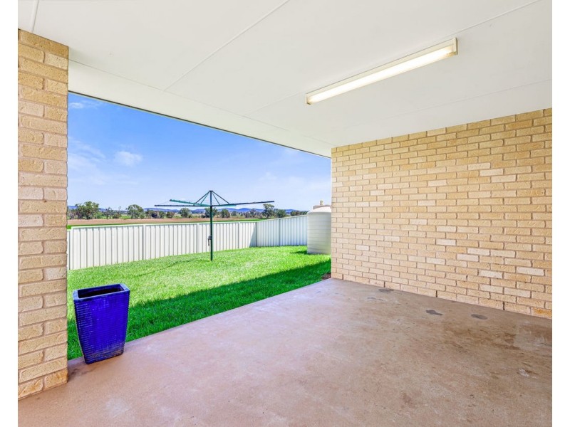 22 Tulipwood Crescent, Tamworth NSW 2340