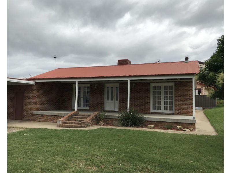 2 Banksia Street, Tamworth NSW 2340