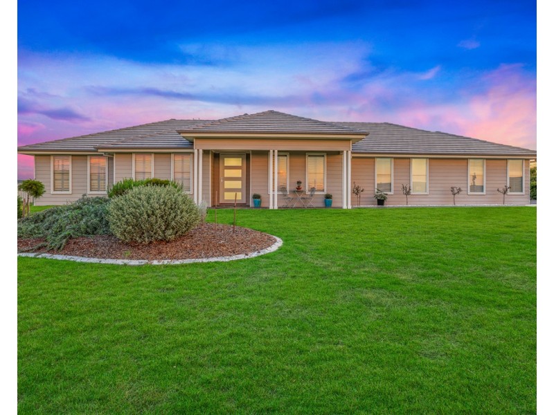 5 Rodeo Drive, Tamworth NSW 2340