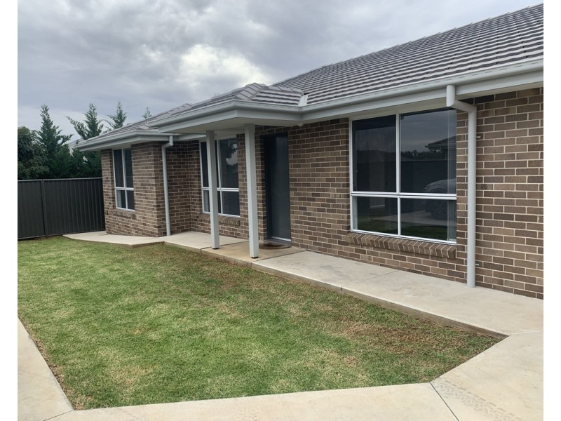 2/47 Kingham Street, Tamworth NSW 2340