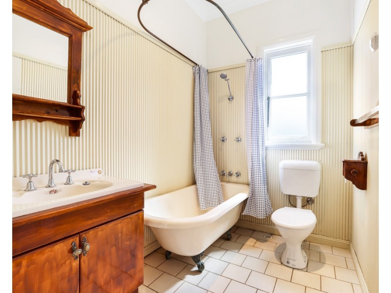 98 Rawson Avenue, Tamworth NSW 2340