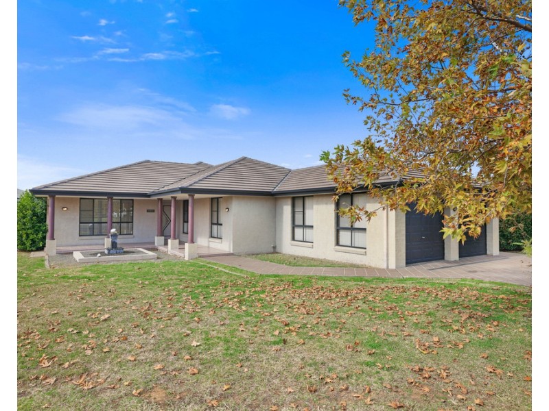 33 The Grange, Tamworth NSW 2340