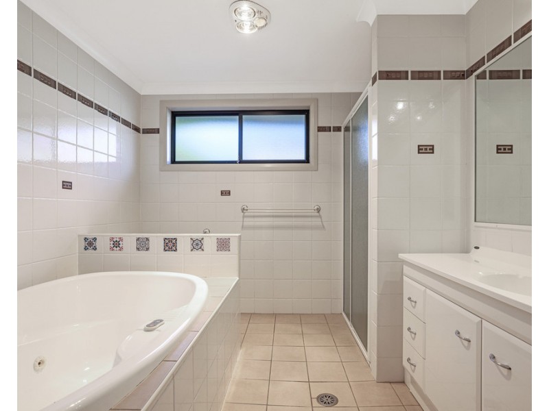 33 The Grange, Tamworth NSW 2340