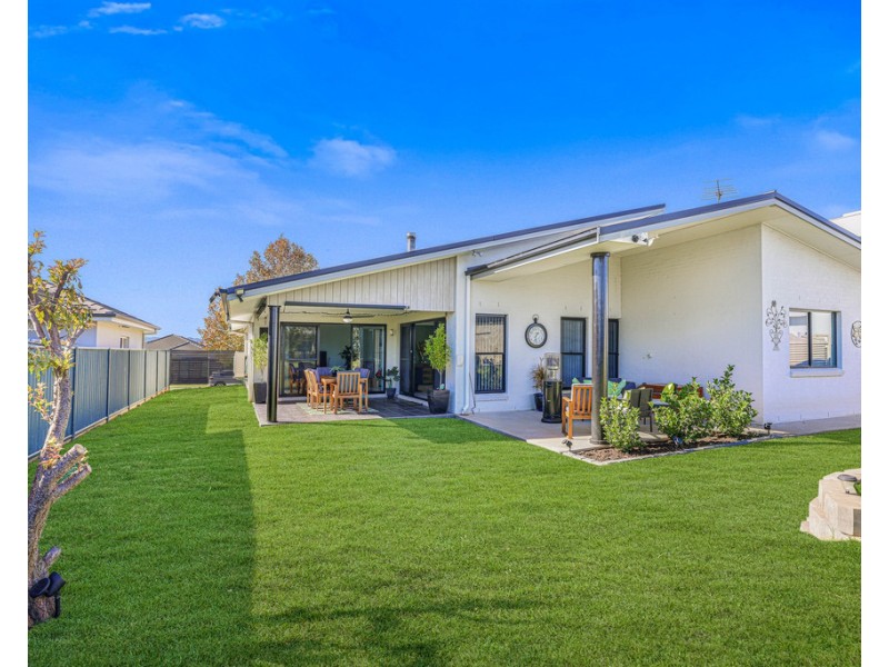 66 The Heights, Tamworth NSW 2340