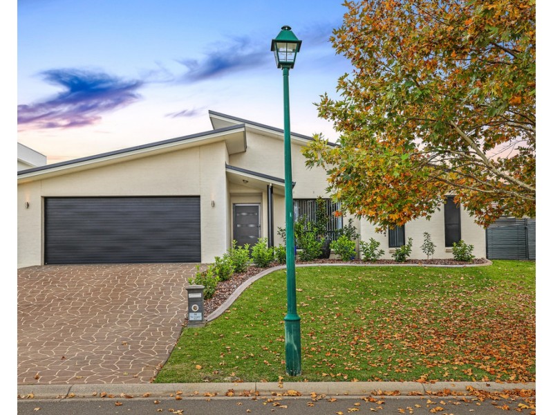 66 The Heights, Tamworth NSW 2340