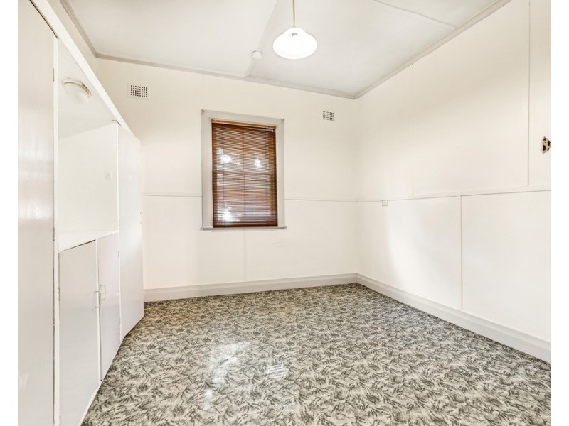 8 Phillip Street, Tamworth NSW 2340